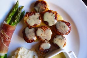 Sea Scallops with Citrus Beurre Blanc